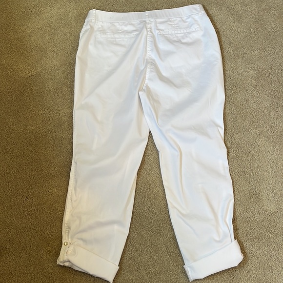 CHICOS LUXE UTILITY CONVERTIBLE PANT - Picture 4 of 6
